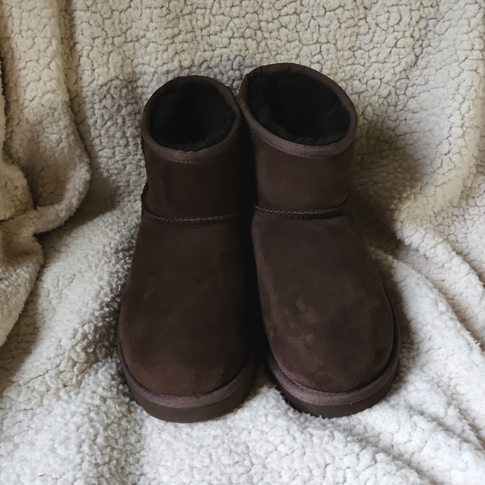 Ugg Classic Mini size 6 chocolate brown